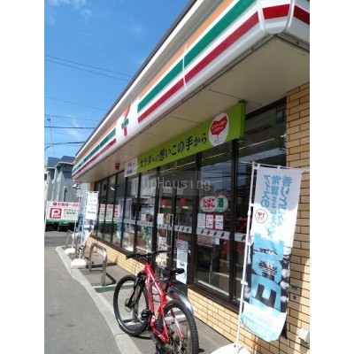 セブン-イレブン 札幌北3条西28丁目店まで775m