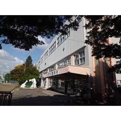 山鼻小学校まで1019m