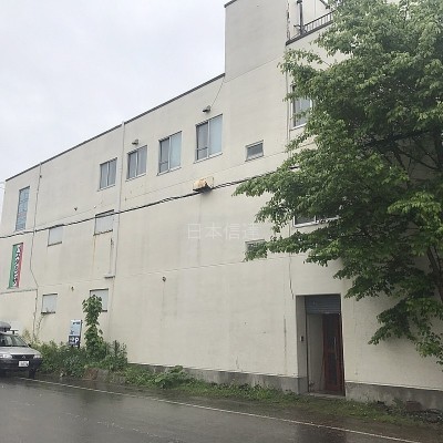 建物の側面