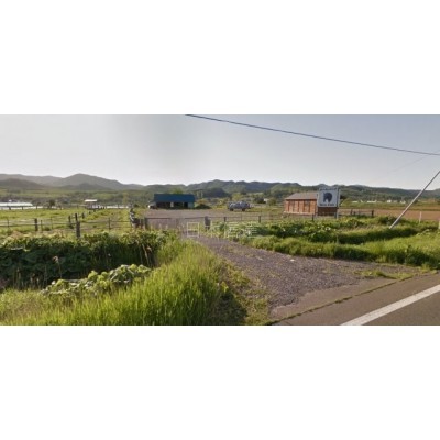 現在は柵、看板は有りません。