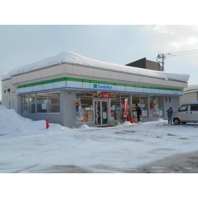 ファミリーマート岩見沢4条西店まで153m