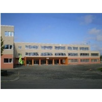 岩見沢市立日の出小学校まで1905m