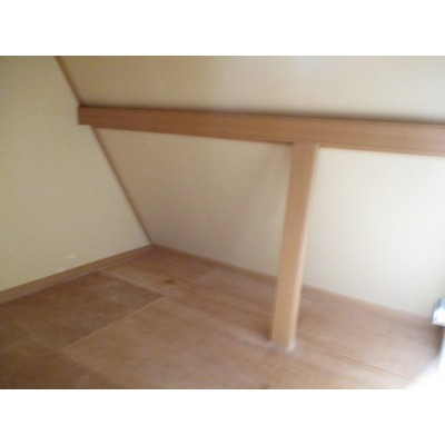 2階-屋根裏収納