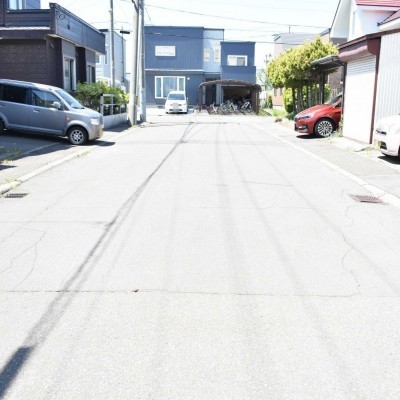 北西側前面道路