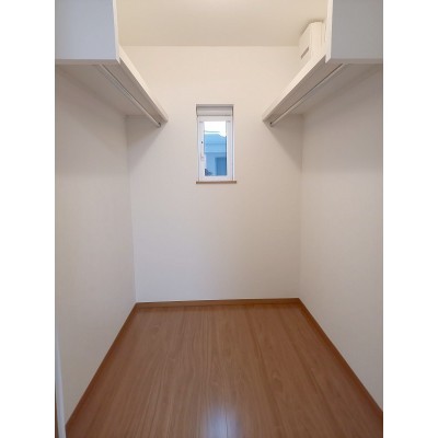 1F洋室のウォークインクローゼット