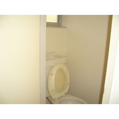 トイレ窓有