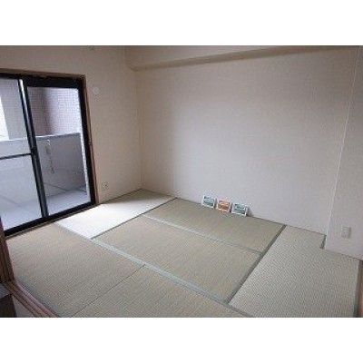 色んな用途に活用できる和室。リビング横で冬は炬燵もいいですね