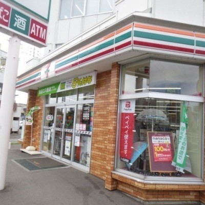 1階にセブンイレブンあり