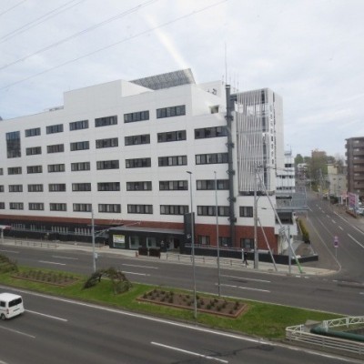 環状通を渡ると白石複合庁舎あり