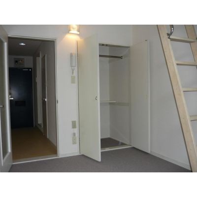 縦、横、奥行きしっかりとしたサイズのクローゼット