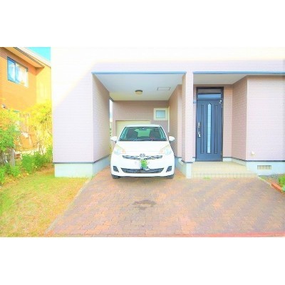 ガレージは普通車も停めることができる広さがあります!