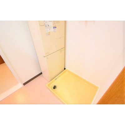 室内洗濯機置き場です。洗濯パンも設置してあります