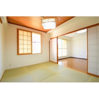来客用、お子様の遊ぶお部屋など、様々な用途で♪