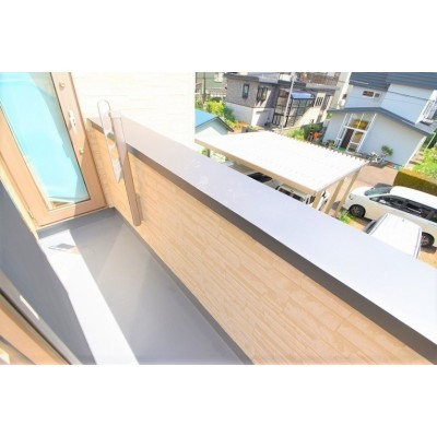 南東向きの陽当たり良好なバルコニーです!