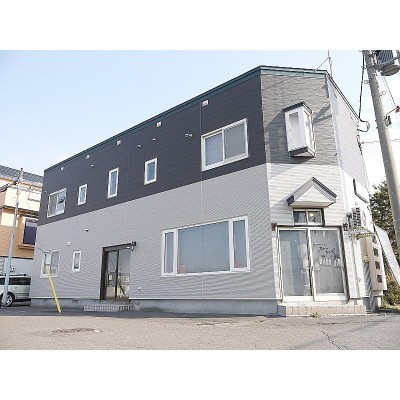 1階右は店舗です♪