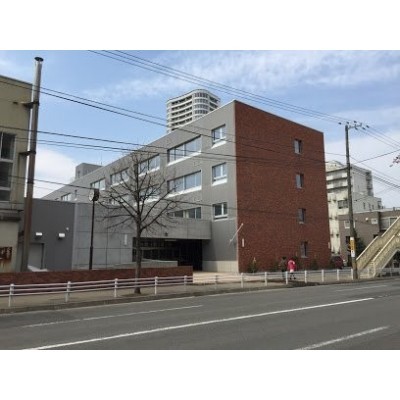 円山小学校まで837m