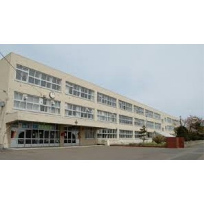 西陵中学校まで1489m
