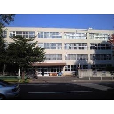 月寒中学校まで832m