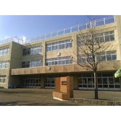 新陵東小学校まで1010m