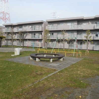 バルコニー側にはプレイロット(公園)あり