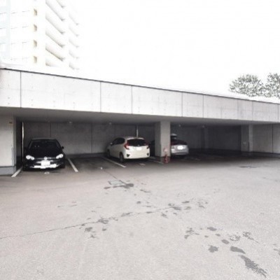 屋根付駐車場、シャッター付きの地下駐車場もあります!