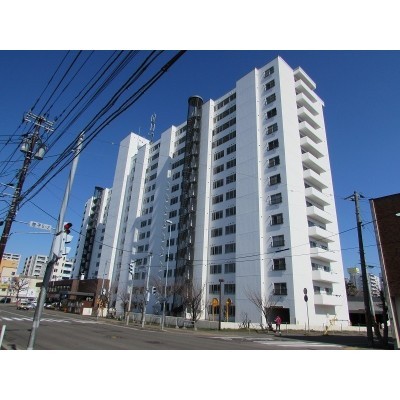 二沿線利用可能な交通利便性の良いマンションです。