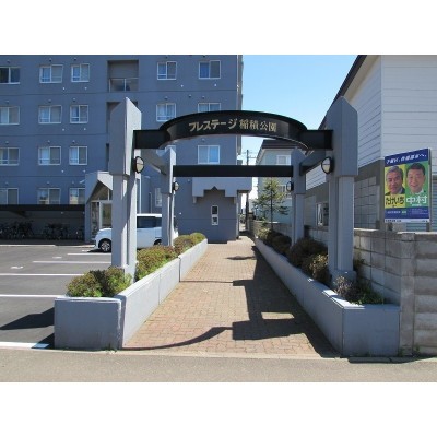 敷地内駐車場(月額6,000円)もご利用いただけます。