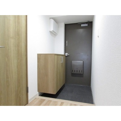 玄関横にシューズボックス付きです。