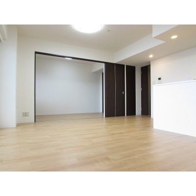屋根付駐輪場もあります。