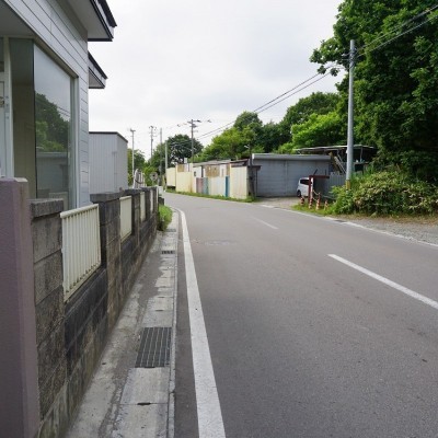 冬に嬉しい玄関フード付いてます