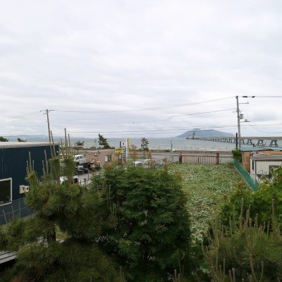 海と函館山が見えます◎