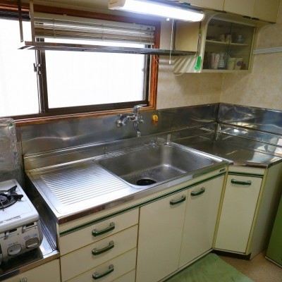 1階キッチン☆窓があり手元も明るいです◎