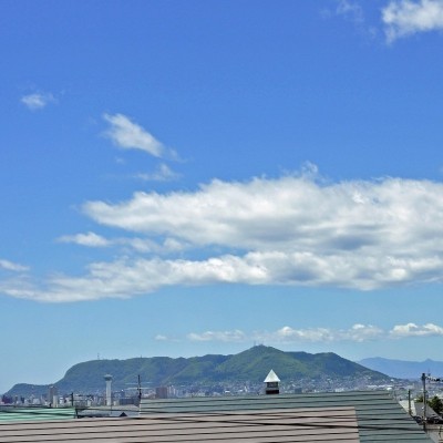 2階寝室より望む函館山◎