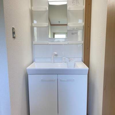 シャワー付き洗面化粧台新品交換