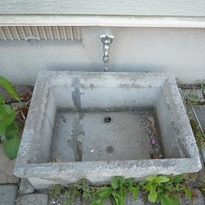 玄関横の散水栓