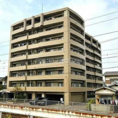 デザイン性の高い建物外観!