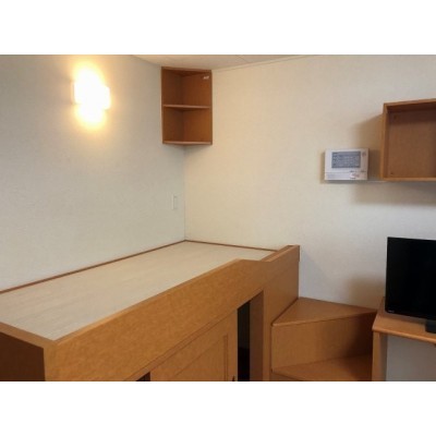落ち着いて過ごせるお部屋なので、寝室にいかがでしょうか