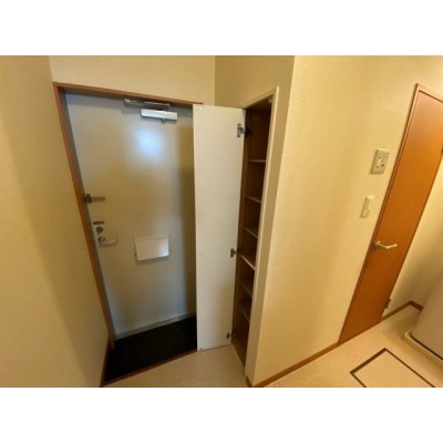 毎日通る玄関はこちらです