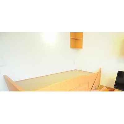 落ち着いて過ごせるお部屋なので、寝室にいかがでしょうか