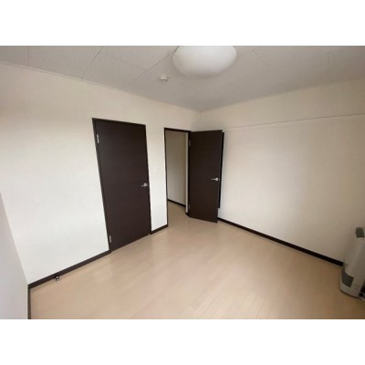 使い勝手のいい寝室です
