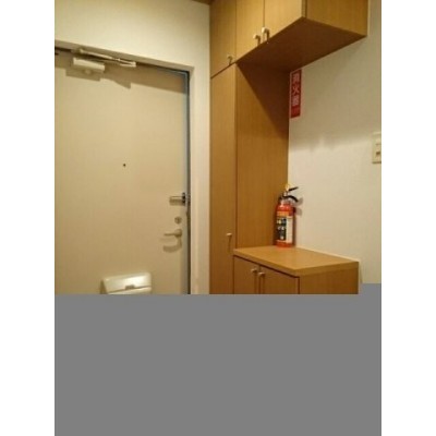 収納もある玄関です