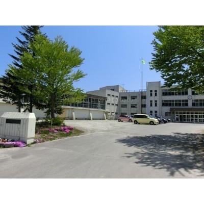小樽市立 桂岡小学校まで1417m