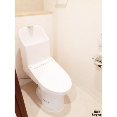 温水洗浄便座付トイレです
