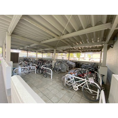 屋根付き駐輪場