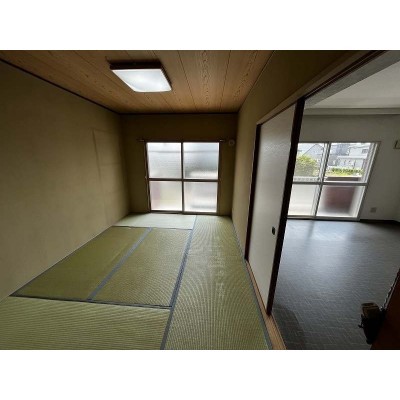 6帖和室バルコニー側