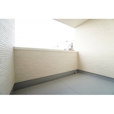 バルコニー:雨が入り込みにくいインナーバルコニー。奥行き...