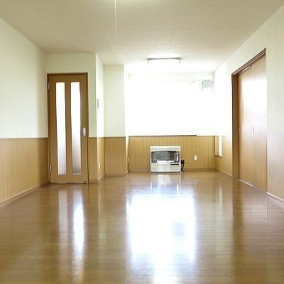 リ ビ ン グ