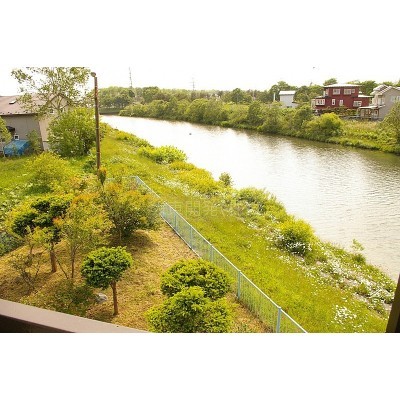 ★1階リビングから、川の流れが一望できます。