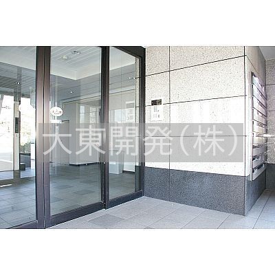 ★オートロック方式のエントランスです。