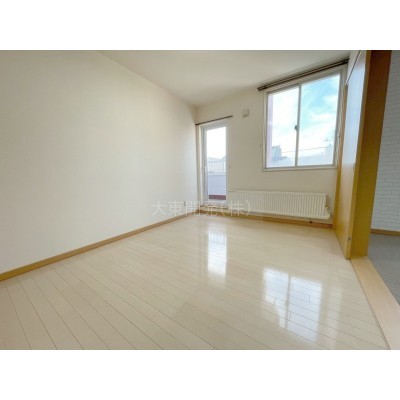 ★リビングのすぐ隣のお部屋になります。